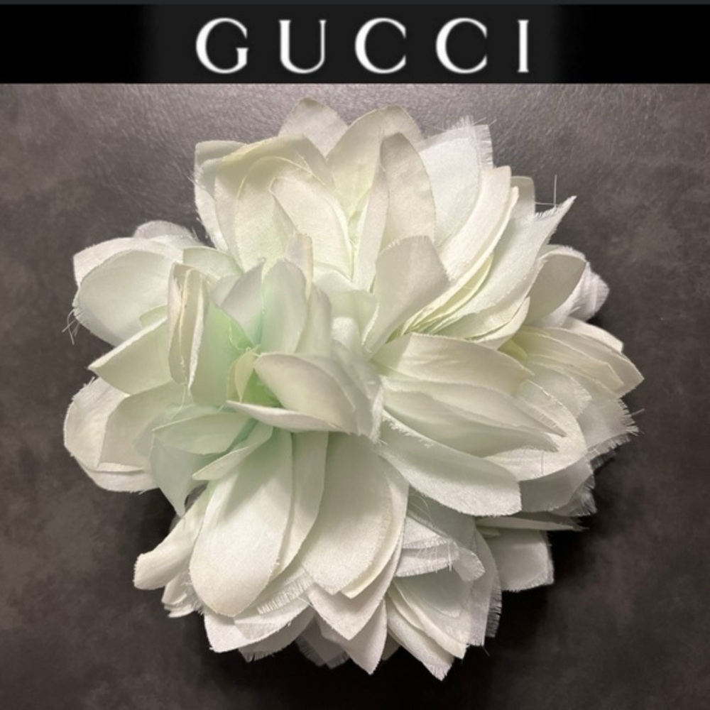 Gucci Oversized Flower Ivory Green Brooch Pin NWT 565$